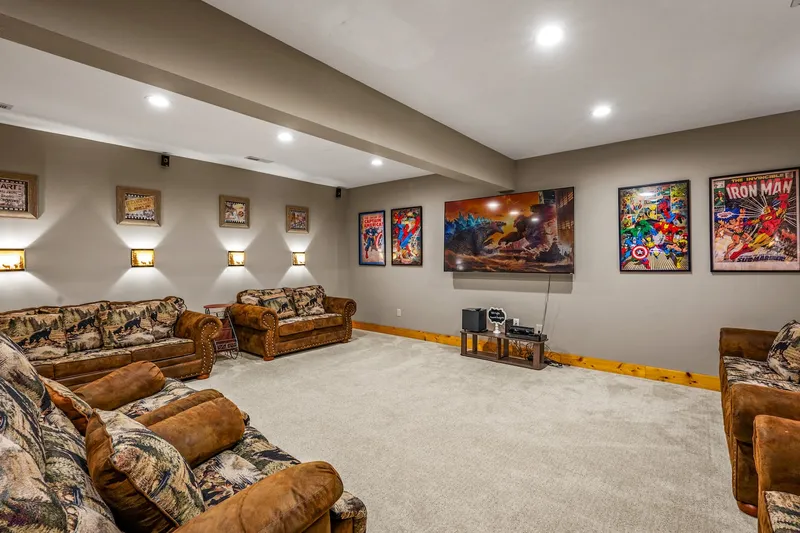Living room 2 at Majestica Lodge in Sevierville — photo 1
