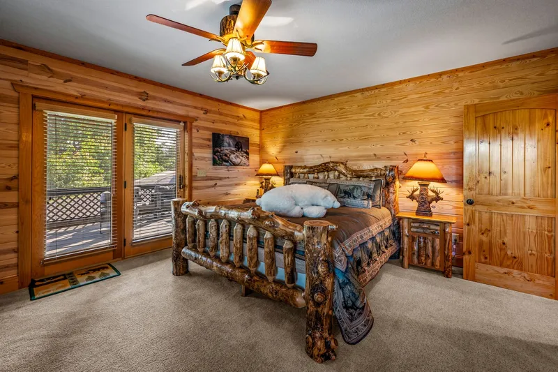 Bedroom 3 at Majestica Lodge in Sevierville — photo 4