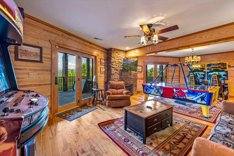 Game room 2 at Majestica Lodge in Sevierville — photo 2