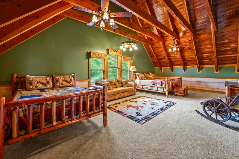 Bedroom 2 at Majestica Lodge in Sevierville — photo 1
