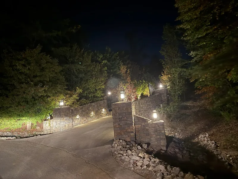 Exterior at Majestica Lodge in Sevierville — photo 6