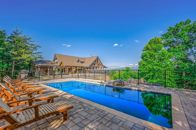 Pool at Majestica Lodge in Sevierville — photo 2