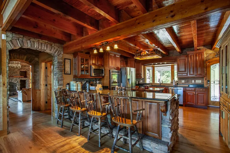 Full kitchen at Majestica Lodge in Sevierville — photo 1