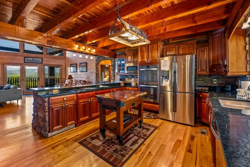 Full kitchen at Majestica Lodge in Sevierville — photo 2