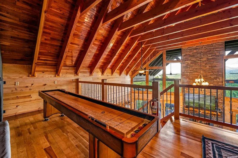 Game room 1 at Majestica Lodge in Sevierville — photo 5