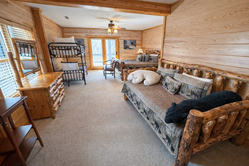 Bedroom 3 at Majestica Lodge in Sevierville — photo 3